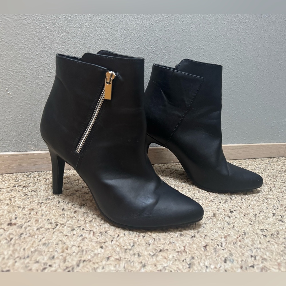 Kelly & Katie Black Pointed Toe Heeled Ankle Boots size 9.5
